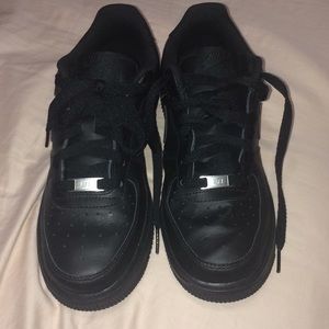 Black Air Force 1 Shoes